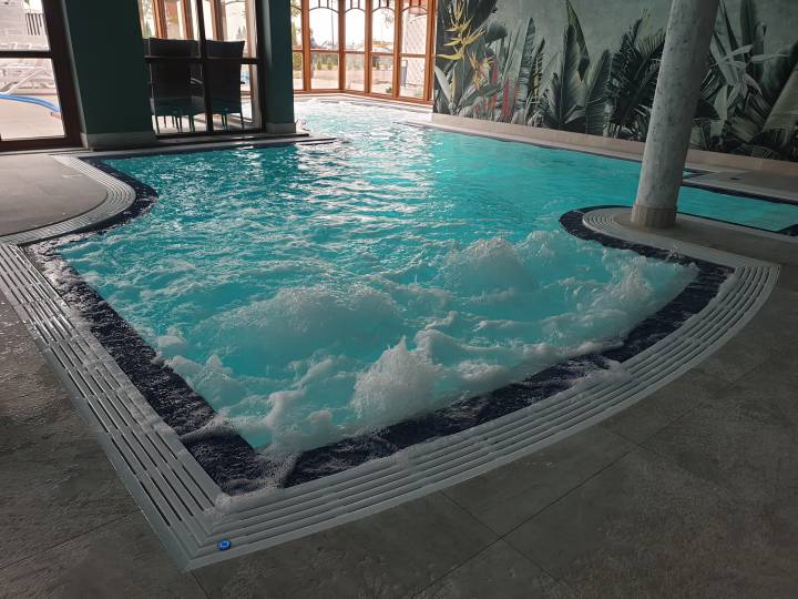 hotel swimming pool with whirlpool hotel swimming pool with whirlpool