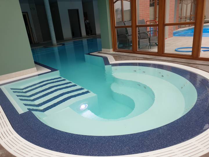 Strefa SPA zintegrowana z basenem. Strefa SPA zintegrowana z basenem.