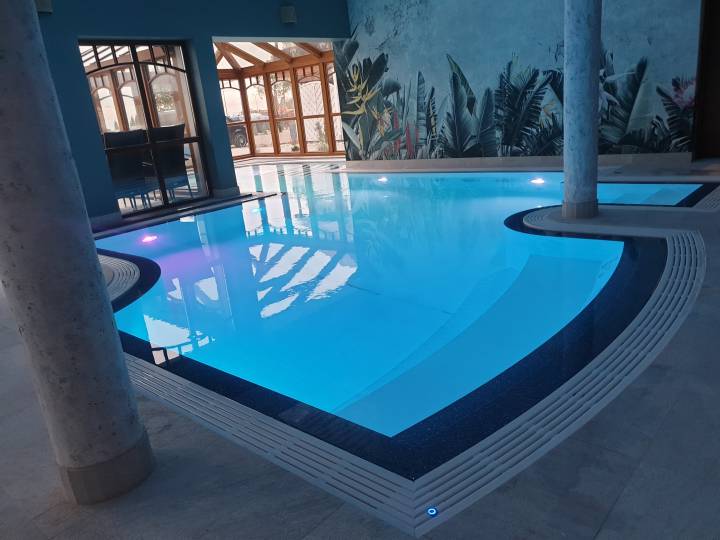 Ekskluzywny basen hotelowy. Hotel Kahlberg. Ekskluzywny basen hotelowy. Hotel Kahlberg.