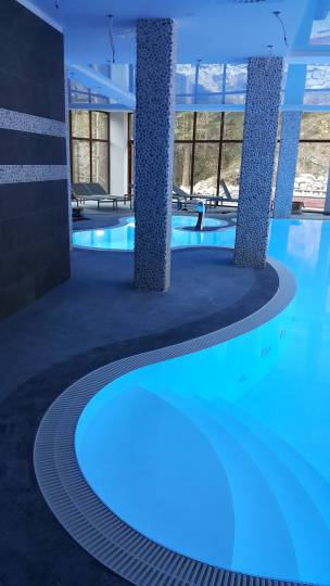 basen hotelowy z hydromasażem basen hotelowy z hydromasażem