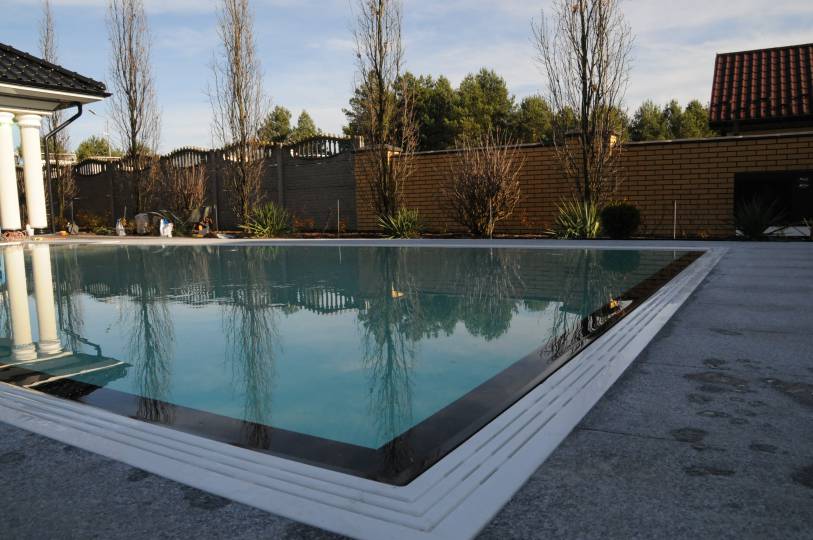 Luxurious private swimming pool Luxurious private swimming pool
