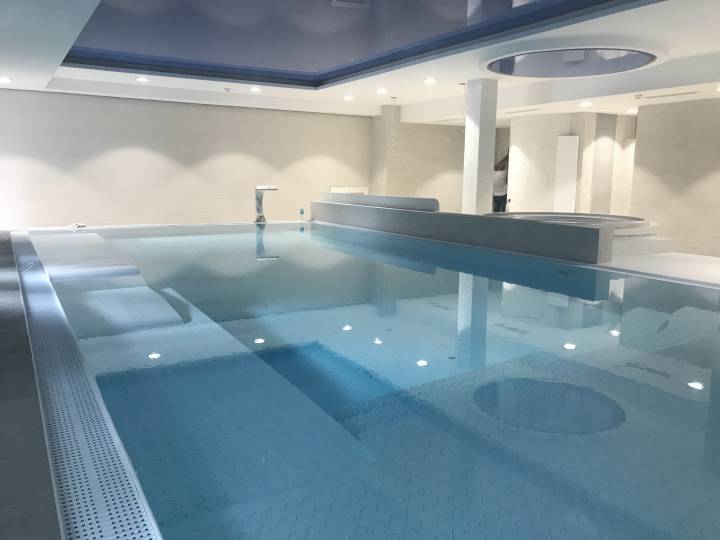 Basen stalowy ze strefą SPA Basen stalowy ze strefą SPA