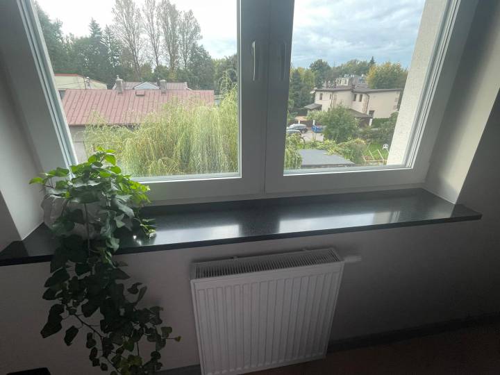Parapet z corianu.